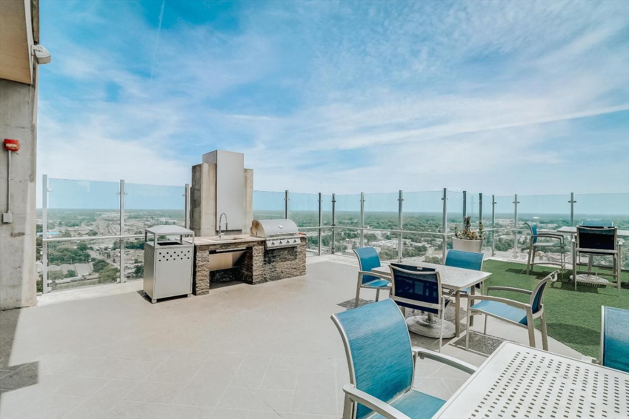 Frontdesk Skyhouse Apts Uptown Charlotte Apartment Exterior photo
